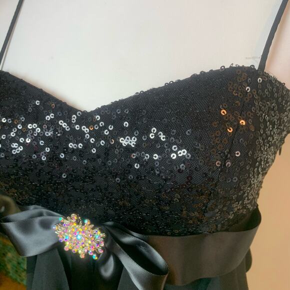 Vintage Cache Black Sequins Ruffled Spaghetti Straps Dress Size 8 Rhinestone - Picture 6 of 14